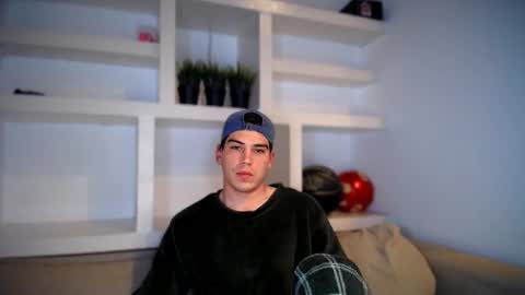 Snapshot of _aesthetic chatting on November 18, 2025, 7:18 pm _aesthetic online show from November 18, 2025, 7:18 pm