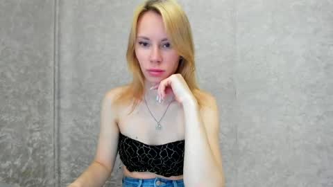 _alex1819 online show from May 1, 2026, 7:57 am