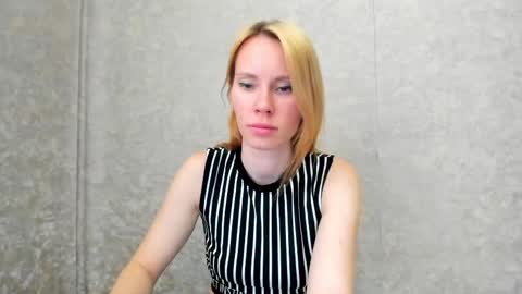 _alex1819 online show from May 2, 2026, 11:37 am