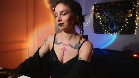 Snapshot of _alicemorrison_ chatting on May 28, 2026, 6:16 pm Alice Morrison Mistress Datura online show from May 28, 2026, 6:16 pm