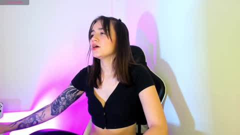 Snapshot of _alicerosse2 chatting on January 17, 2025, 8:22 pm ALICE online show from January 17, 2025, 8:22 pm