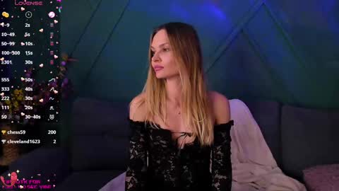 Mia online show from February 28, 2025, 3:59 pm