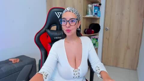 AMANDA online show from September 23, 2025, 6:00 pm