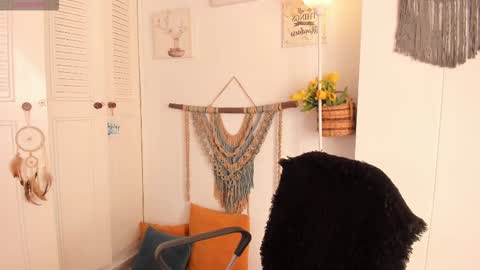 Ana Ruiz online show from November 18, 2025, 9:19 pm