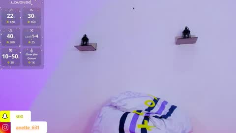 Anette online show from October 13, 2025, 7:58 pm