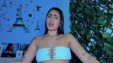 Snapshot of _angelnaugthy_ chatting on December 28, 2024, 2:43 am ANGEL online show from December 28, 2024, 2:43 am