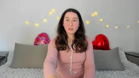 Anna online show from April 6, 2026, 1:56 pm