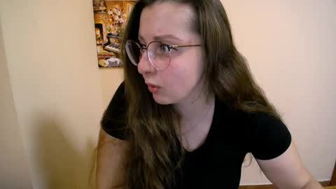 Snapshot of _annabelle_lee chatting on February 19, 2025, 7:50 am Anna online show from February 19, 2025, 7:50 am