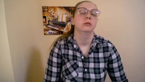 Snapshot of _annabelle_lee chatting on February 25, 2025, 1:06 pm Anna online show from February 25, 2025, 1:06 pm