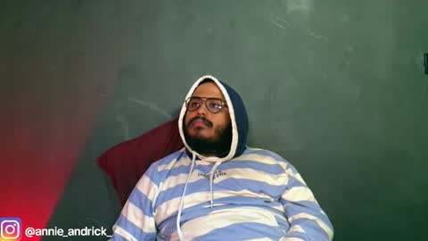 Annie Andrick online show from November 10, 2025, 12:59 pm