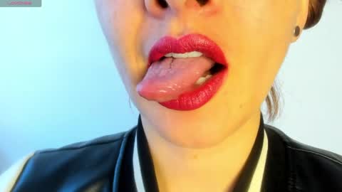 antonia online show from April 22, 2026, 4:08 pm