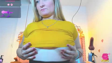 _antonella_11 online show from January 7, 2026, 10:56 pm