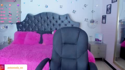 antonnela online show from February 6, 2025, 1:43 pm