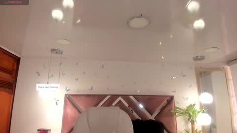 antonnela online show from September 26, 2025, 1:59 pm