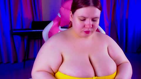 _ariaakashi_ online show from May 26, 2026, 4:19 am