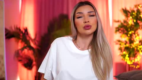 Arielle online show from February 12, 2025, 10:24 am