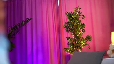 Arielle online show from February 16, 2025, 12:54 pm