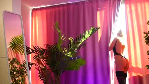 Arielle online show from February 20, 2025, 1:51 pm