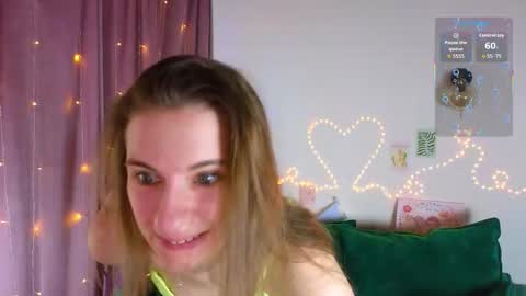 _ash_leyy_ online show from October 17, 2025, 4:59 am