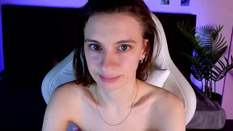 _ash_leyy_ online show from February 20, 2026, 6:26 am
