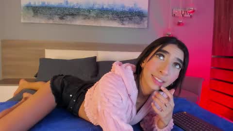 Ashly online show from November 6, 2025, 7:37 pm