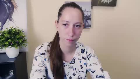_astraia_ online show from June 9, 2026, 7:20 am