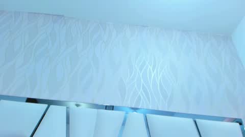 Aura online show from February 9, 2025, 6:11 am