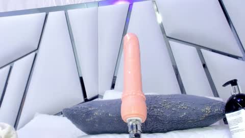 Aura online show from February 26, 2025, 6:15 am