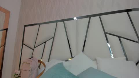 Aura online show from March 5, 2026, 3:13 am