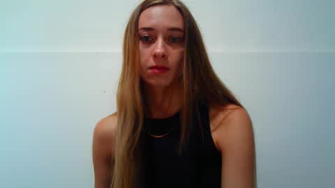 _aurora_sweet online show from September 12, 2025, 8:58 am