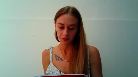 _aurora_sweet online show from September 14, 2025, 12:26 pm