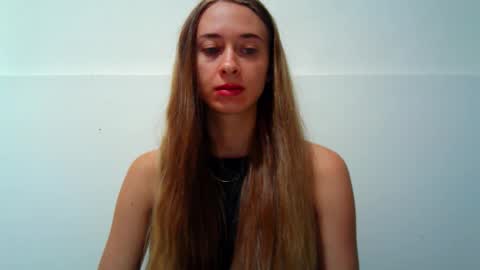 _aurora_sweet online show from September 24, 2025, 7:55 am