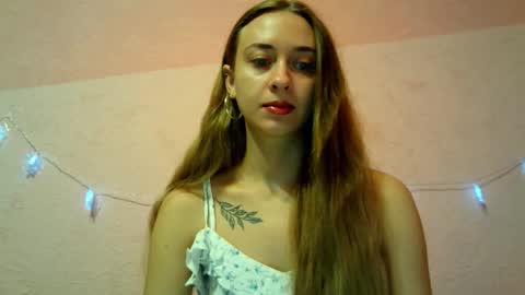 _aurora_sweet online show from November 11, 2025, 9:20 am