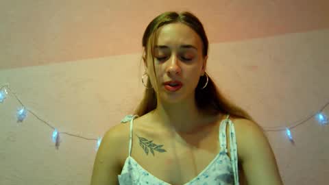 _aurora_sweet online show from November 12, 2025, 9:53 am