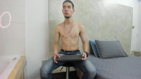 Snapshot of _axel_09 chatting on April 10, 2026, 3:56 am _axel_09 online show from April 10, 2026, 3:56 am
