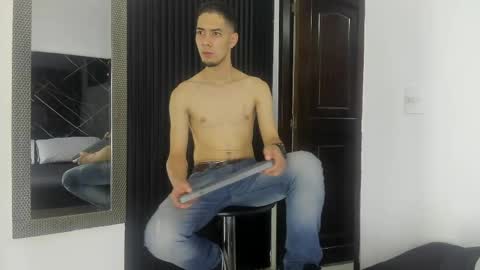 Snapshot of _axel_09 chatting on April 19, 2026, 4:01 am _axel_09 online show from April 19, 2026, 4:01 am