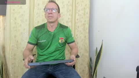 Snapshot of _axelking1_ chatting on June 22, 2026, 11:40 am Axel online show from June 22, 2026, 11:40 am