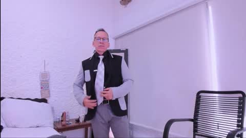 _axelking_ online show from December 22, 2025, 11:40 am