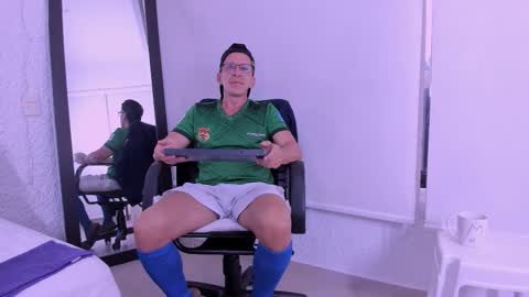 _axelking_ online show from February 23, 2026, 11:40 am