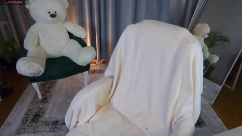 Snapshot of _b00bss_ chatting on May 4, 2026, 3:35 am Jess online show from May 4, 2026, 3:35 am