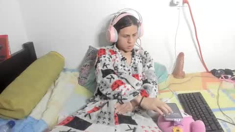 Snapshot of _baby_vi chatting on November 15, 2025, 11:43 pm _baby_vi online show from November 15, 2025, 11:43 pm