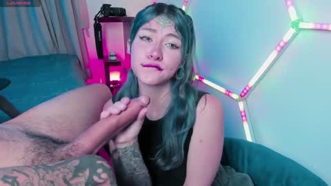 Lunita  online show from February 4, 2025, 10:21 am