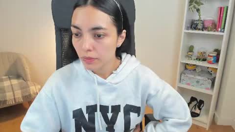 Bella Evans online show from June 13, 2026, 4:21 am