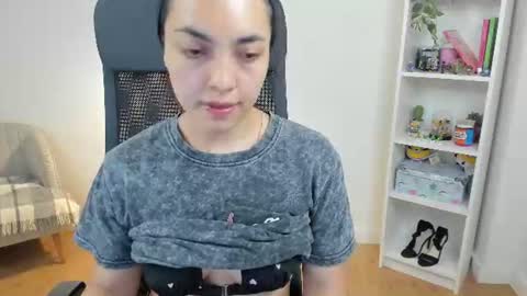 Bella Evans online show from June 15, 2026, 4:47 am