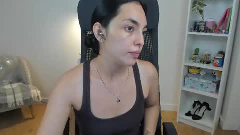 Bella Evans online show from June 23, 2026, 4:32 am