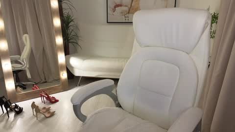 Beylly online show from January 17, 2025, 4:39 am