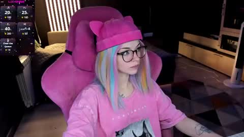 Snapshot of _black_fox__ chatting on June 22, 2026, 11:46 pm Olivia Subscribe to my Fansly - online show from June 22, 2026, 11:46 pm