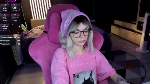 Snapshot of _black_fox__ chatting on June 23, 2026, 11:36 pm Olivia Subscribe to my Fansly - online show from June 23, 2026, 11:36 pm