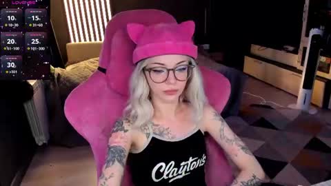Snapshot of _black_fox__ chatting on June 29, 2026, 1:34 am Olivia Subscribe to my Fansly - online show from June 29, 2026, 1:34 am
