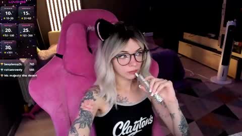 Snapshot of _black_fox__ chatting on June 30, 2026, 1:06 am Olivia Subscribe to my Fansly - online show from June 30, 2026, 1:06 am